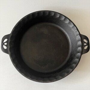 Camp Chef Cast Iron Pie Pan 10" w/ Fluted Edge & Decorative Handles Pre-Seasoned